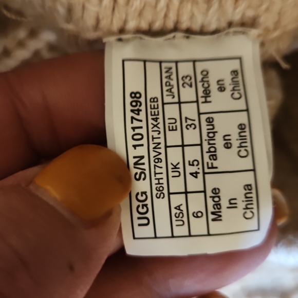Ugg size 6 sweater boots - Picture 7 of 7
